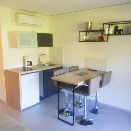 Апартаменты Studio Dans Residence Avec Piscine Ла Круа-Вальме